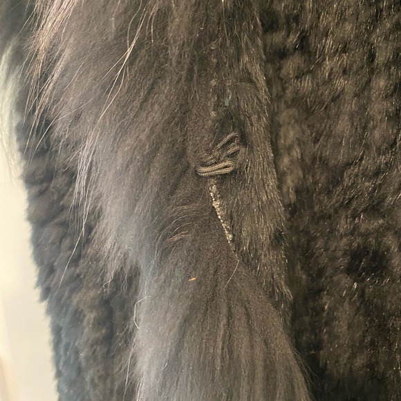 Saks fifth avenue fur vest. Black. Size S/M - Picture 13 of 13
